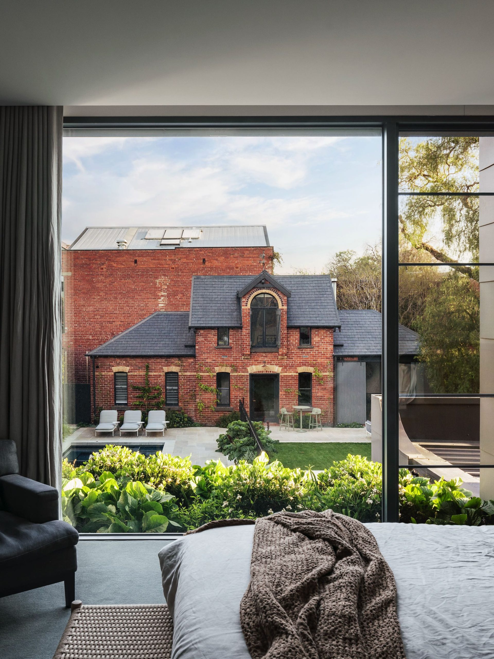 LP1087_878HighSt_250