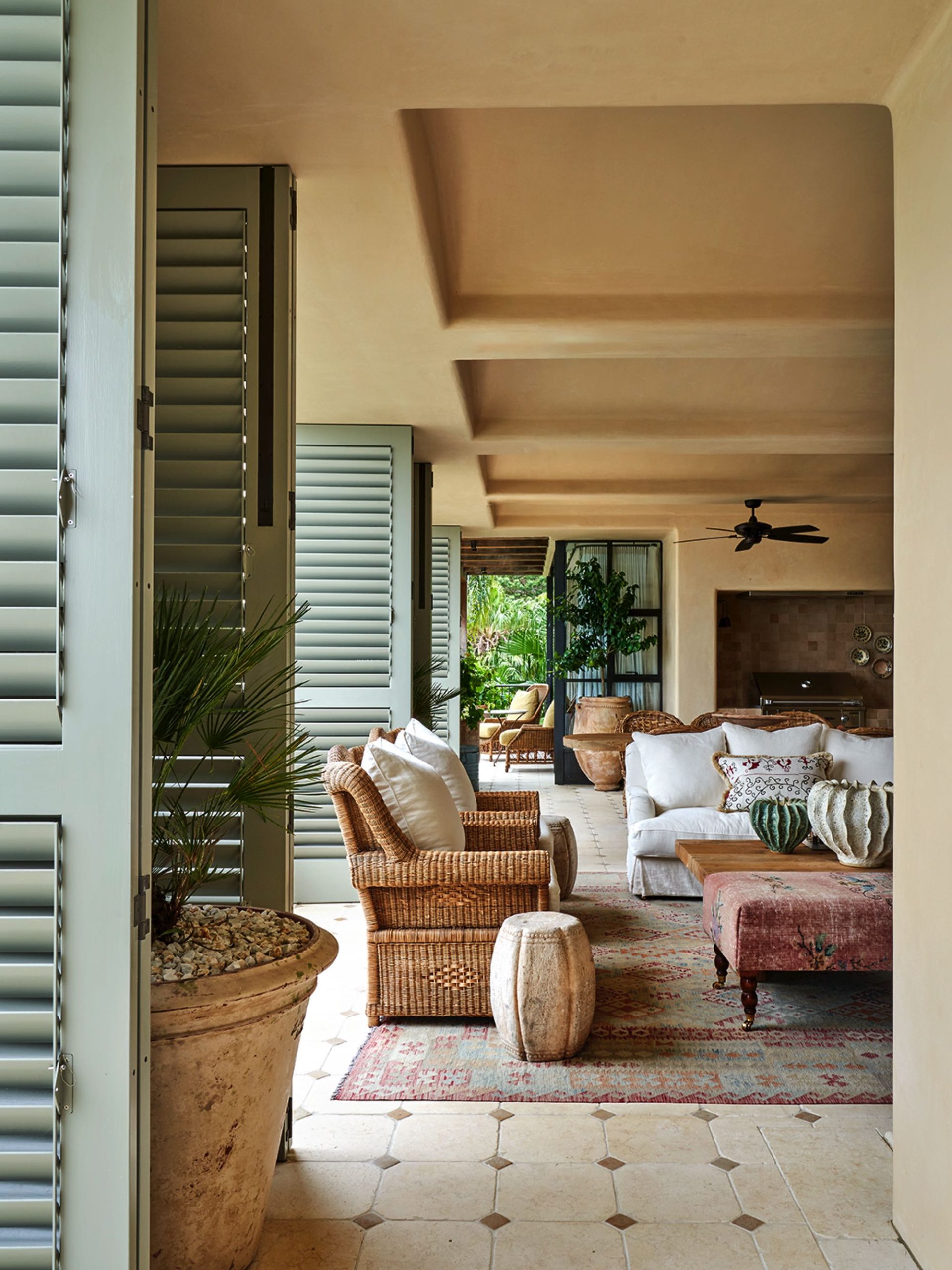 240116_MP_PB_03_Floor_Sitting_0080v2_Preview_