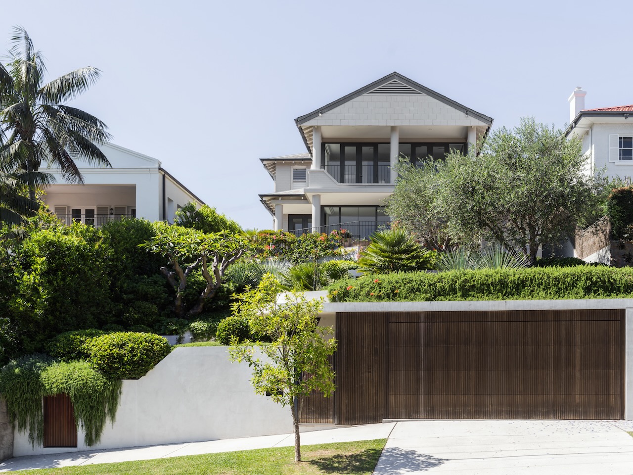 Myles Baldwin Gdn 76 0256 V2 LR